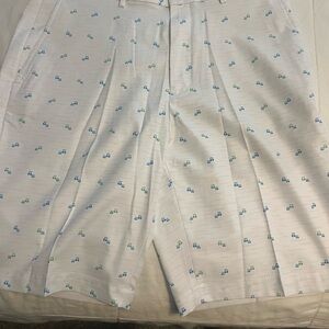 Walter Hagen White Golf Shorts with Blue and Green Accents